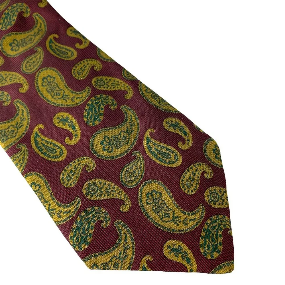 PAUL STUART 100% Silk Burgundy Gold Tip Paisley Tie‎ Made in England